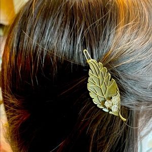 Gorgeous Vintage Style Brass Leaf Hair Clip